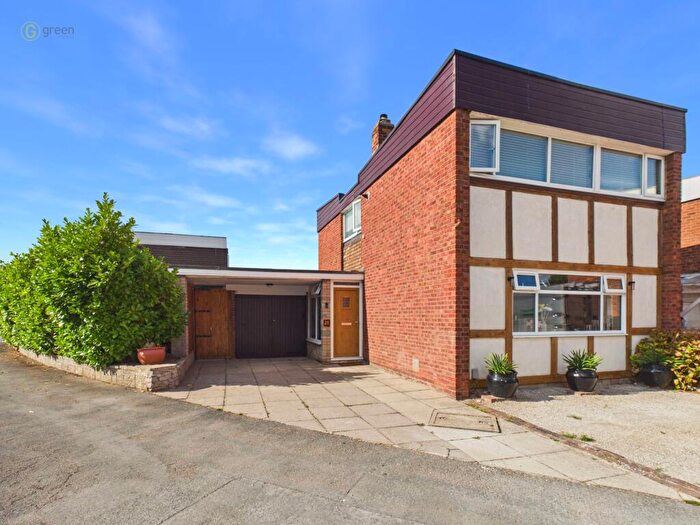 3 Bedroom Link Detached House For Sale In Shelley Road, Tamworth, B79