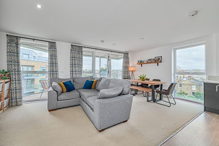 2 Bedroom Flat For Sale In Loughborough Park, London, SW9