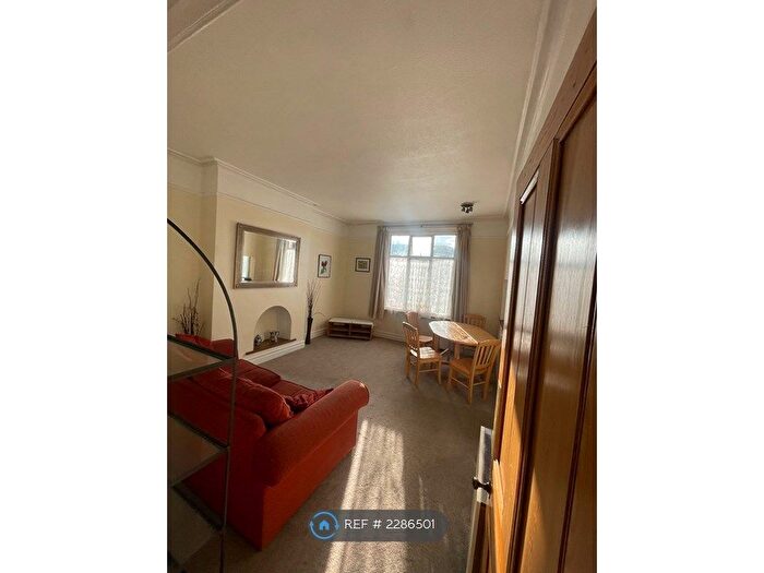 1 Bedroom Flat To Rent In Roxborough Park, Harrow, HA1