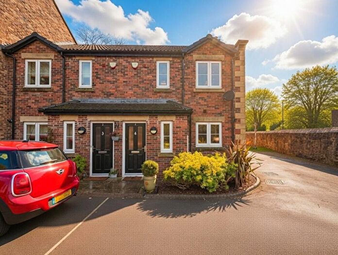 3 Bedroom Terraced House For Sale In West Farm Mews, Blakelaw, Newcastle Upon Tyne, NE5