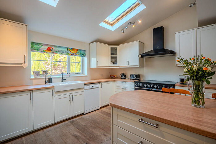 5 Bedroom Detached House For Sale In Prospect Road, Oulton Broad, NR32
