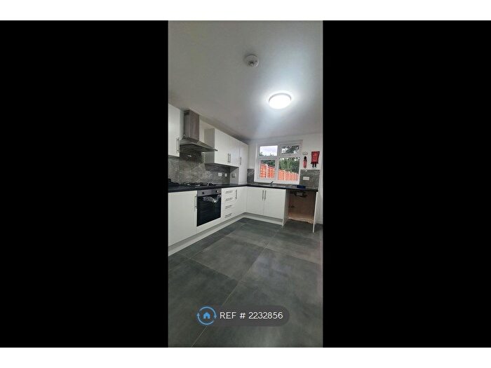 2 Bedroom Flat To Rent In Milton Avenue, London, E6