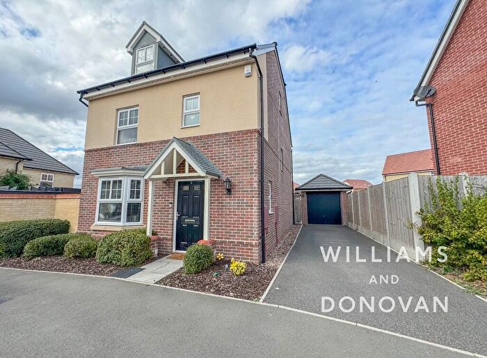 4 Bedroom Detached House For Sale In Lowlands Road, Hullbridge, SS5