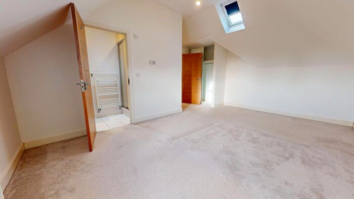 2 Bedroom Flat For Sale In Dorchester Road, Weymouth, DT4