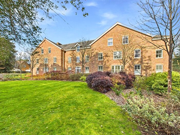 1 Bedroom Flat For Sale In Langdon Park, Teddington, TW11