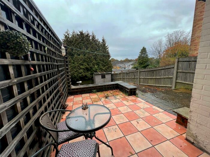 2 Bedroom Apartment To Rent In Winchester Road, Southampton, Hampshire, SO16
