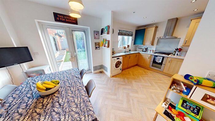 3 Bedroom Terraced House For Sale In Arundel Way, Cawston, Rugby, CV22
