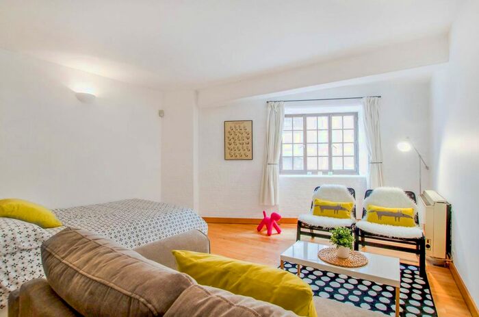 Studio To Rent In New Crane Place, Wapping, London, E1W