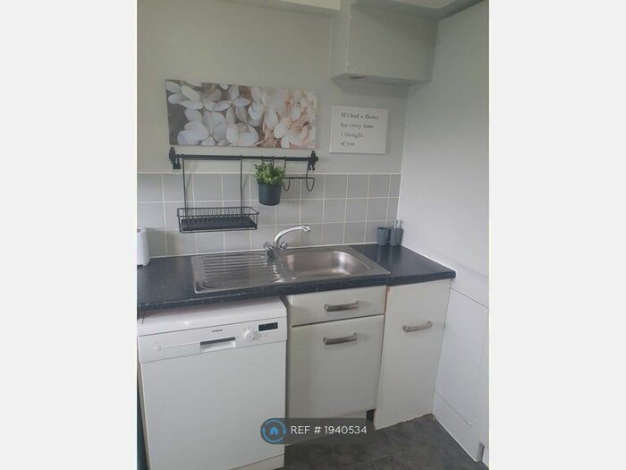 1 Bedroom Flat To Rent In College Green, London, SE19