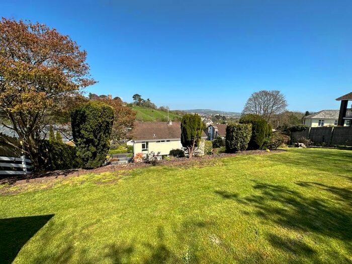 4 Bedroom Detached House For Sale In Pitt Hill Road, Highweek, Newton