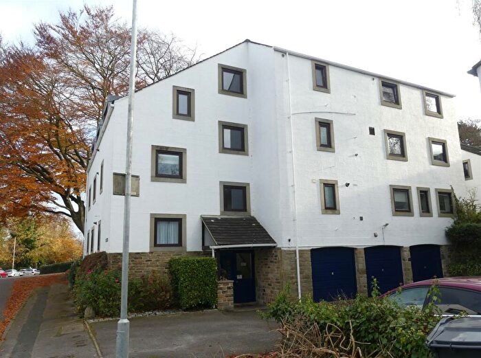 2 Bedroom Flat To Rent In Stockeld Way, Ilkley, LS29