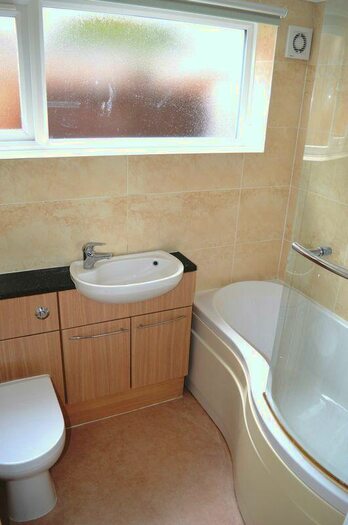 2 Bedroom Flat To Rent In Brooklyn Hall, Hayling Island., PO11