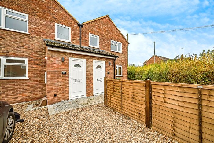 2 Bedroom End Terrace House For Sale In Meadowcroft, Aylesbury, HP19