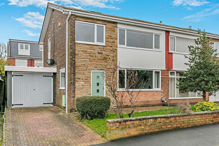 3 Bedroom Semi Detached House For Sale In Northwood Park, Woodlesford, West Yorkshire, LS26