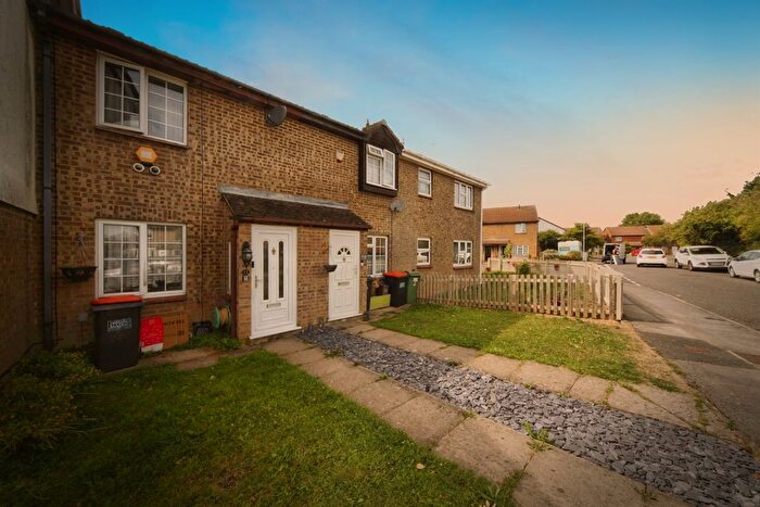 3 Bedroom Terraced House For Sale In Vanbrugh Drive, Houghton Regis, Dunstable, LU5