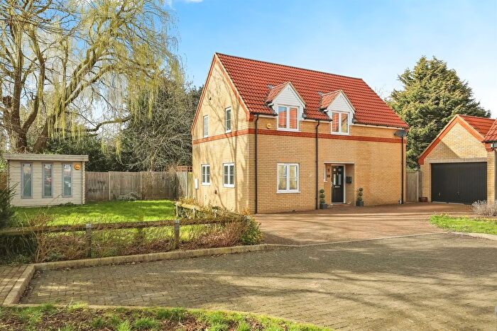 4 Bedroom Detached House For Sale In The Lane, Wyboston, Bedford, MK44