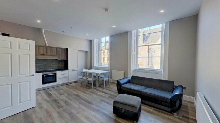 3 Bedroom Flat To Rent In () George Iv Bridge, Edinburgh, EH1