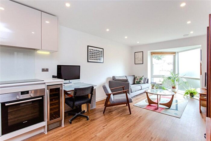 1 Bedroom Apartment To Rent In Loxford Gardens, London, N5