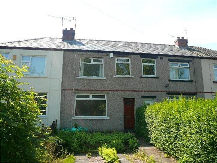 3 Bedroom Terraced House To Rent In Nevill Grove, Bradford, BD9