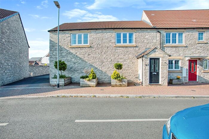 2 Bedroom Flat For Sale In Russet Road, Somerton, Somerset, TA11