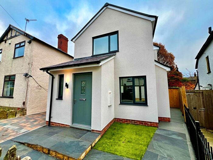 Detached House To Rent In Clarence Drive, Horsforth, Leeds, West Yorkshire, LS18