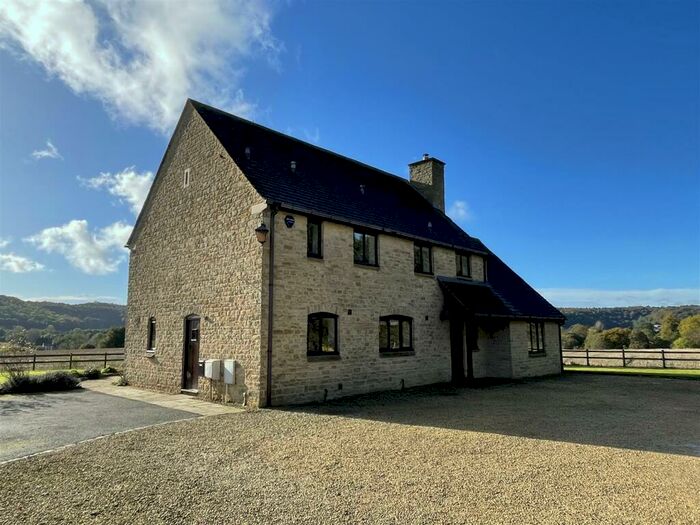 4 Bedroom Detached House To Rent In Farfield, Dursley, GL11