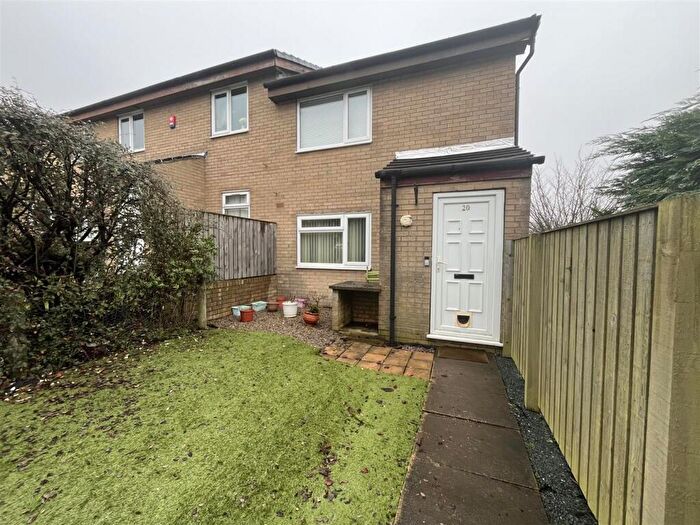 1 Bedroom Flat For Sale In Hydale Court, Low Moor, Bradford, BD12