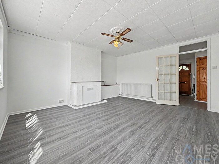 2 Bedroom Flat For Sale In Wordsworth Way, Dartford, DA1