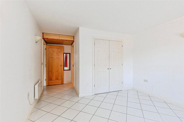 2 Bedroom Flat For Sale In Deanery Road, Bristol, BS1 - Photo 10