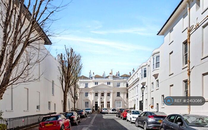 1 Bedroom Flat To Rent In Lansdowne Square, Hove, BN3