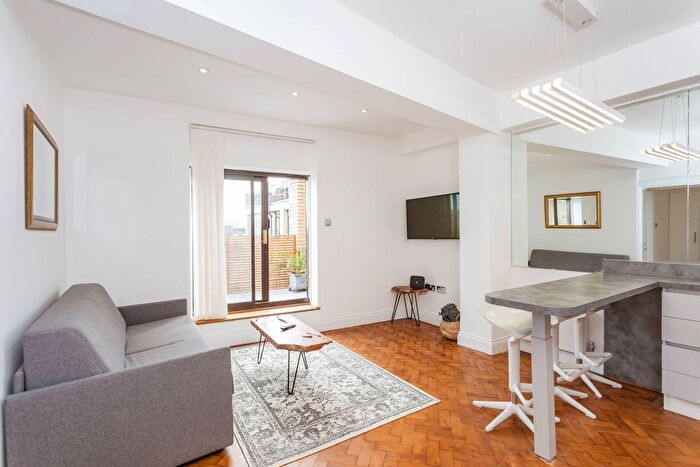 1 Bedroom Flat To Rent In Upper Berkeley Street, Marylebone, London, W1H