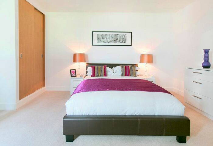 2 Bedroom Flat To Rent In Rathbone Market, London E16