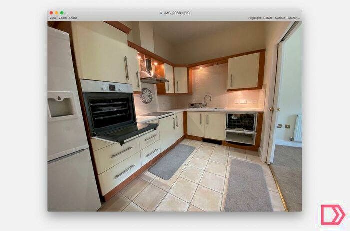 2 Bedroom Flat To Rent In Boundary Point, Caterham, Surrey, CR3