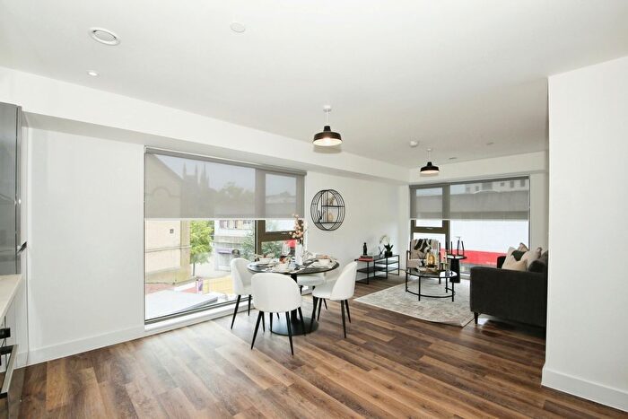 3 Bedroom Flat To Rent In Northminster, Peterborough, PE1