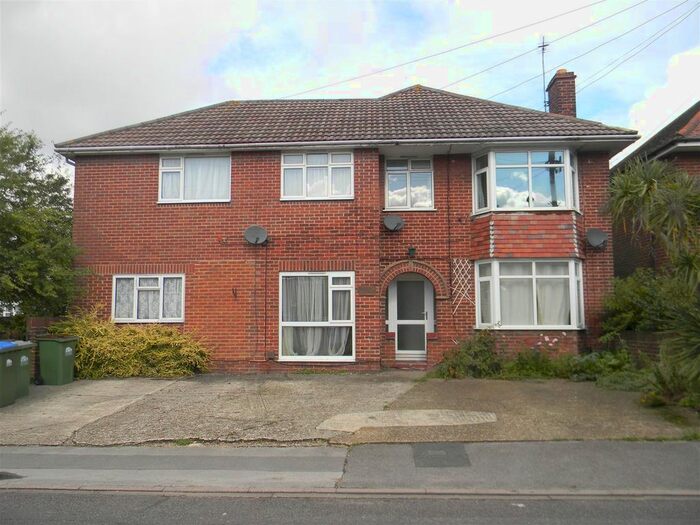 2 Bedroom Flat To Rent In Deacon Road, Southampton SO19