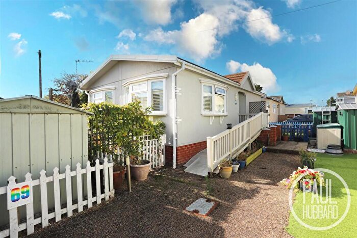 2 Bedroom Mobile Home For Sale In Arbor Lane, Pakefield, NR33