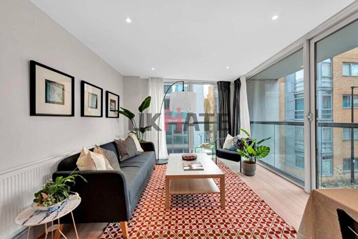 3 Bedroom Flat To Rent In Denison House, Lanterns Way, E14