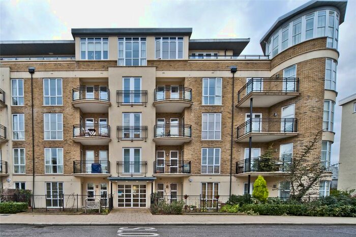 1 Bedroom Flat To Rent In Melliss Avenue, Kew, Richmond, TW9