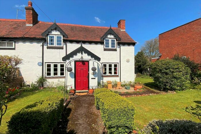 3 Bedroom Cottage To Rent In Birmingham Road, Blakedown, Kidderminster, DY10