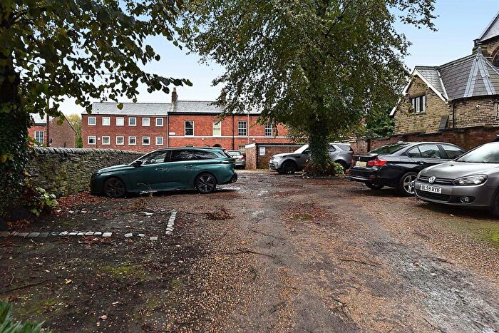 2 Bedroom Flat For Sale In Chester Road, Macclesfield, SK11