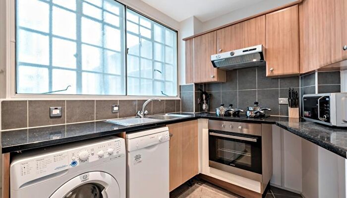2 Bedroom Apartment To Rent In Park Road, London, NW8
