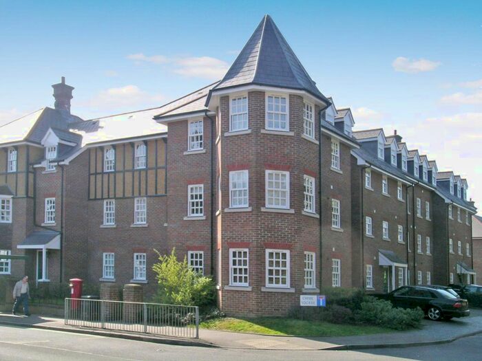 3 Bedroom Flat To Rent In St Peters Street, St Albans, AL3