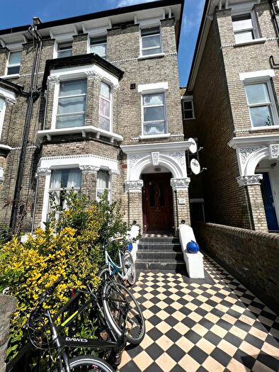 1 Bedroom Flat To Rent In South Lambeth Road, London, SW8