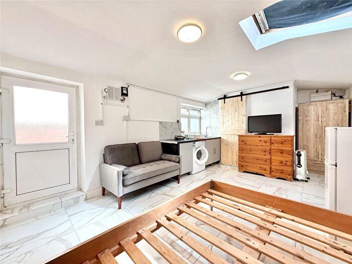 Studio To Rent In Northfields Avenue, Northfields, W13