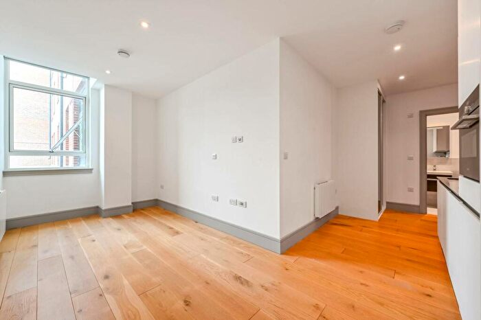 Studio To Rent In Zenith House, Wood Green, London, N15