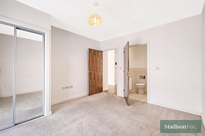 2 Bedroom Flat For Sale In Handley Page Road, Barking, IG11