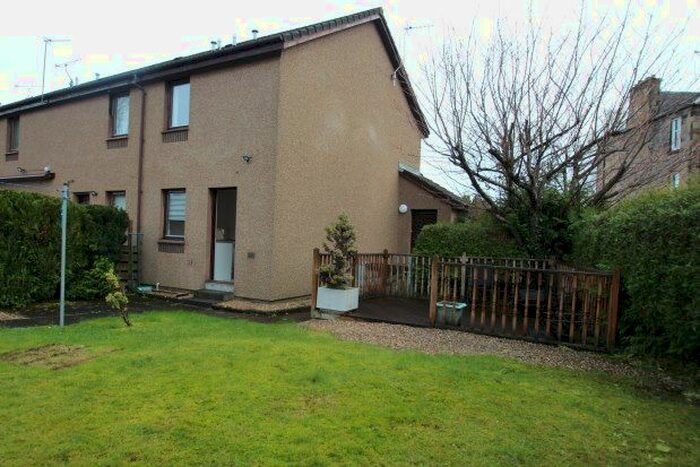 2 Bedroom Flat To Rent In James Street, Stirling, FK8