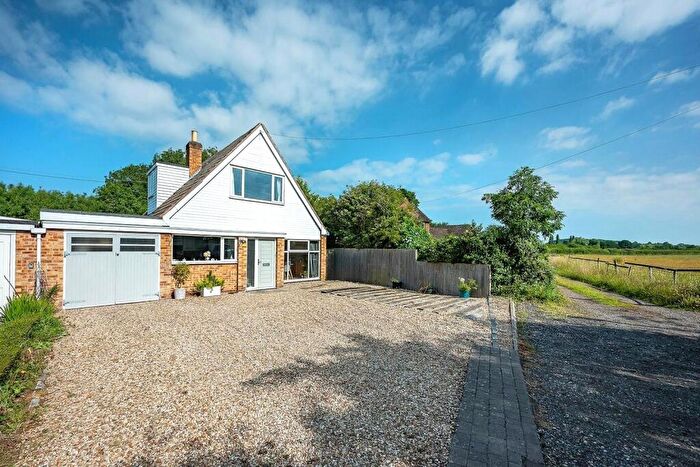 3 Bedroom Link Detached House For Sale In Chapel Lane, Aston Cantlow, Henley-in-Arden, Warwickshire, B95