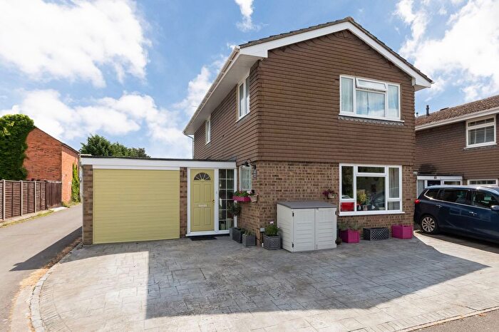 4 Bedroom Detached House For Sale In Thames Mead, Crowmarsh Gifford, OX10