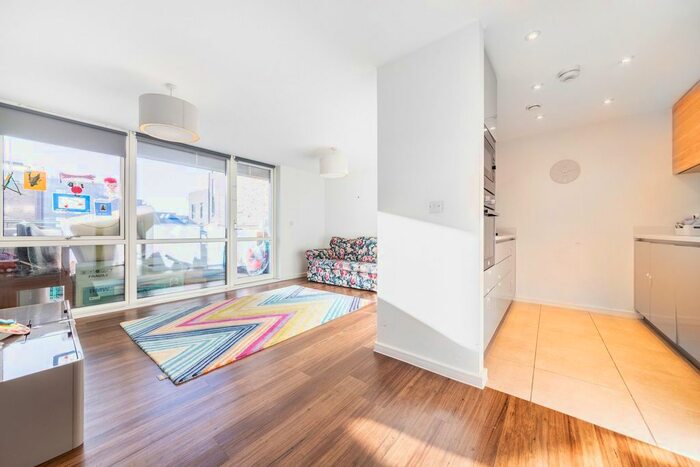 2 Bedroom Flat To Rent In Herrick Court, Bollo Bridge Road, London W3